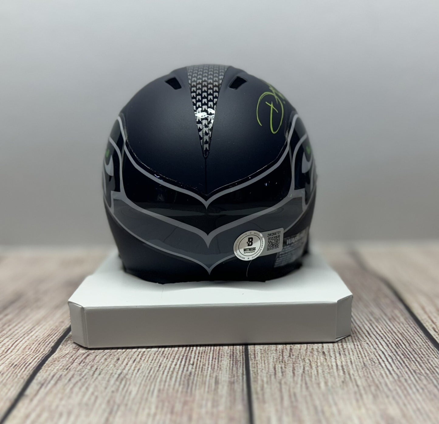 SEATTLE SEAHAWKS DEVON WITHERSPOON SIGNED SPEED MINI HELMET3 BECKETT COA!!