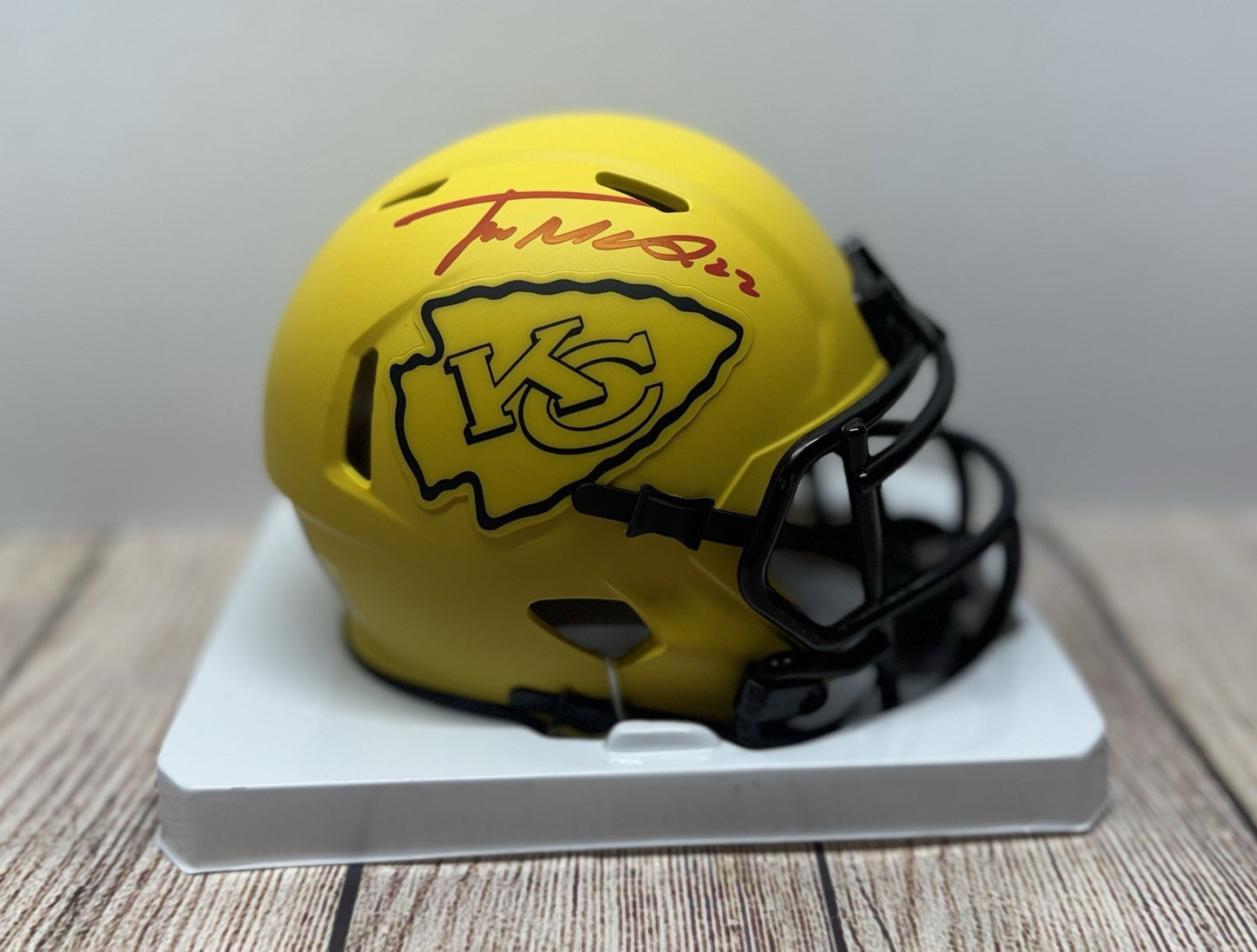 KANSAS CITY CHIEFS TRENT MCDUFFIE SIGNED RAVE MINI HELMET BECKETT COA!!!
