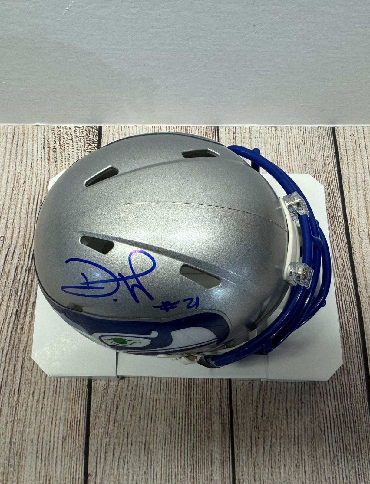 SEATTLE SEAHAWKS DEVON WITHERSPOON SIGNED THROWBACK MINI HELMET  BECKETT COA!!!