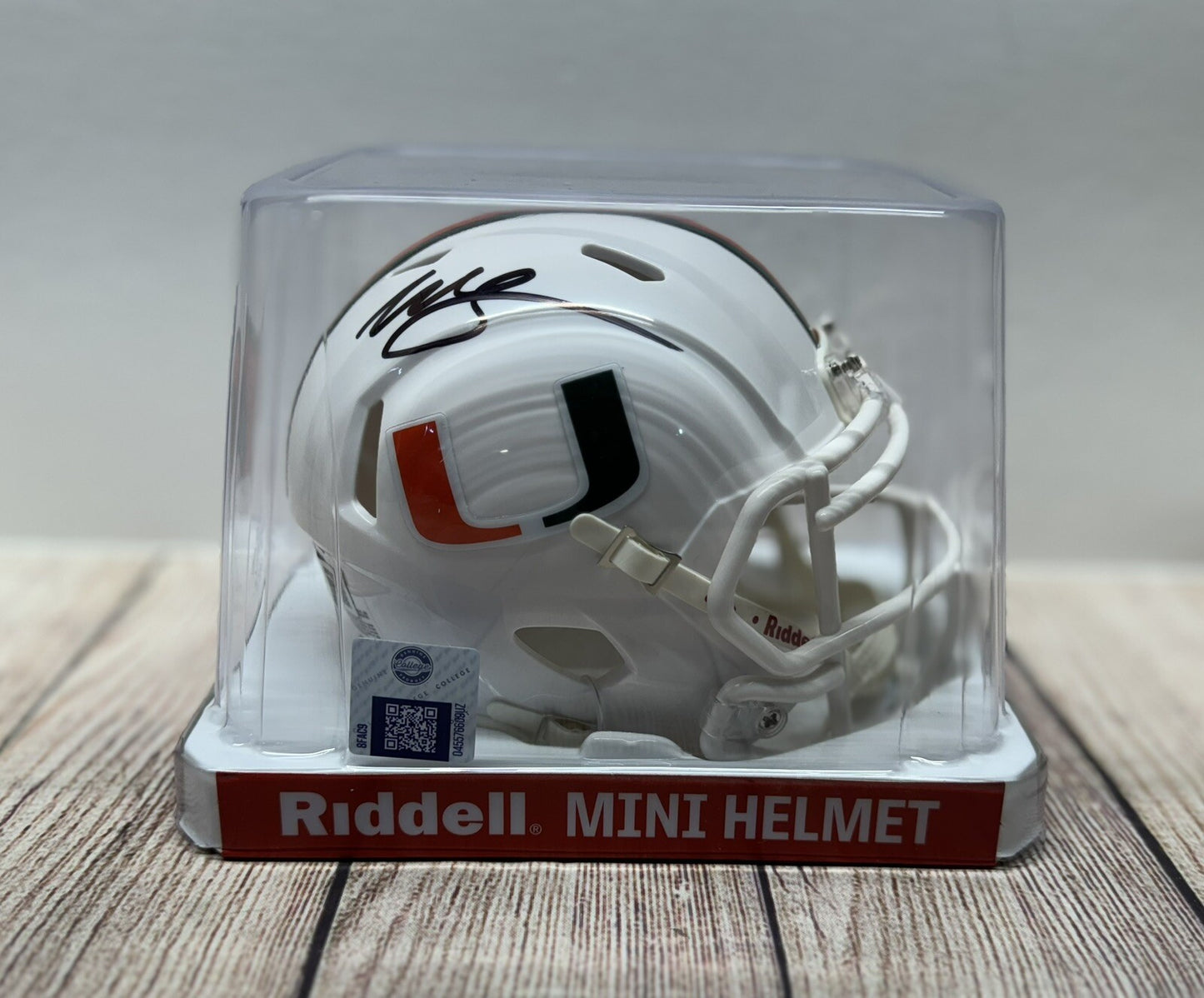MIAMI HURRICANES WILLIS MCGAHEE SIGNED MINI HELMET BECKETT COA!!!