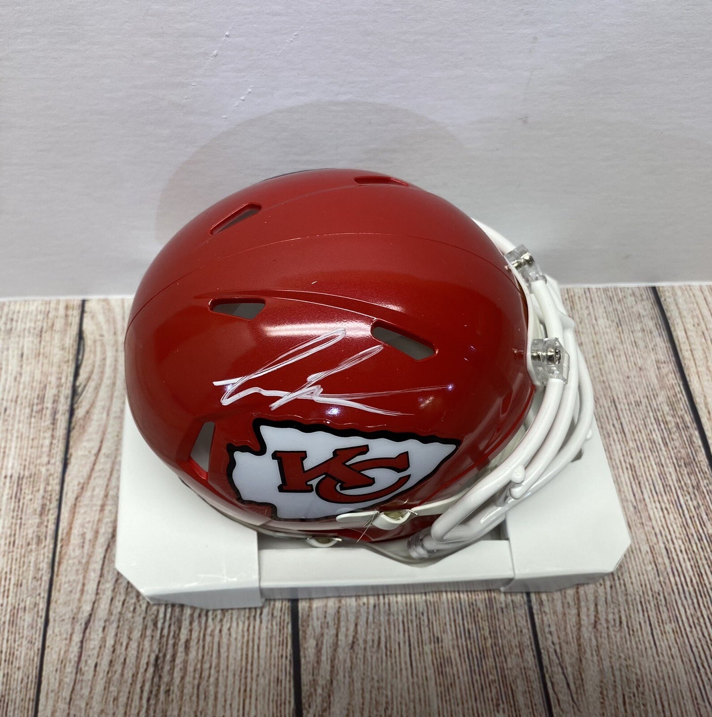 KANSAS CITY CHIEFS FELIX ANUDIKE-UZOMAH SIGNED MINI HELMET   BECKETT COA!!!