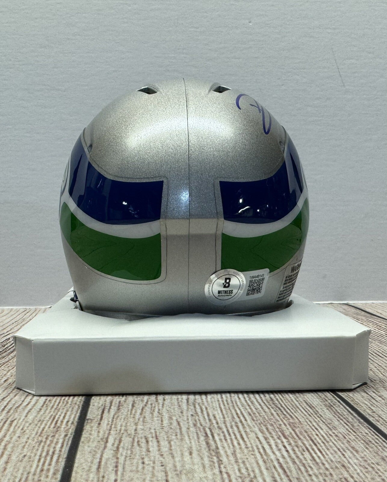 SEATTLE SEAHAWKS DEVON WITHERSPOON SIGNED THROWBACK MINI HELMET  BECKETT COA!!!