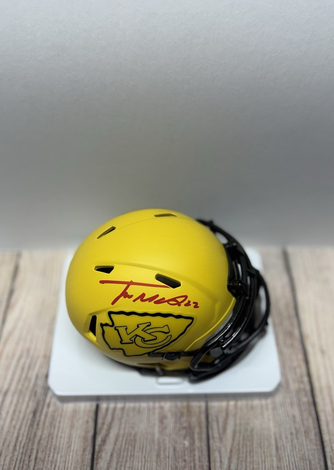 KANSAS CITY CHIEFS TRENT MCDUFFIE SIGNED RAVE MINI HELMET BECKETT COA!!!