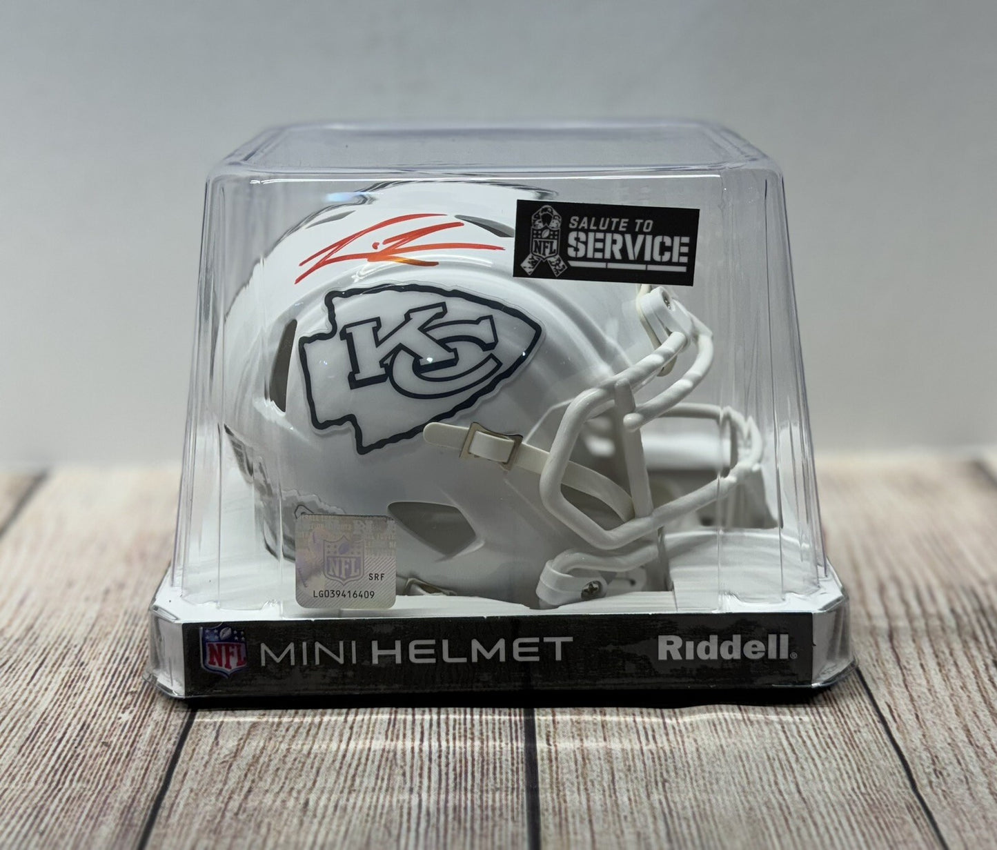 KANSAS CITY CHIEFS FELIX ANUDIKE-UZOMAH SIGNED SALUTE TO SERVICE MINI HELMET BEC